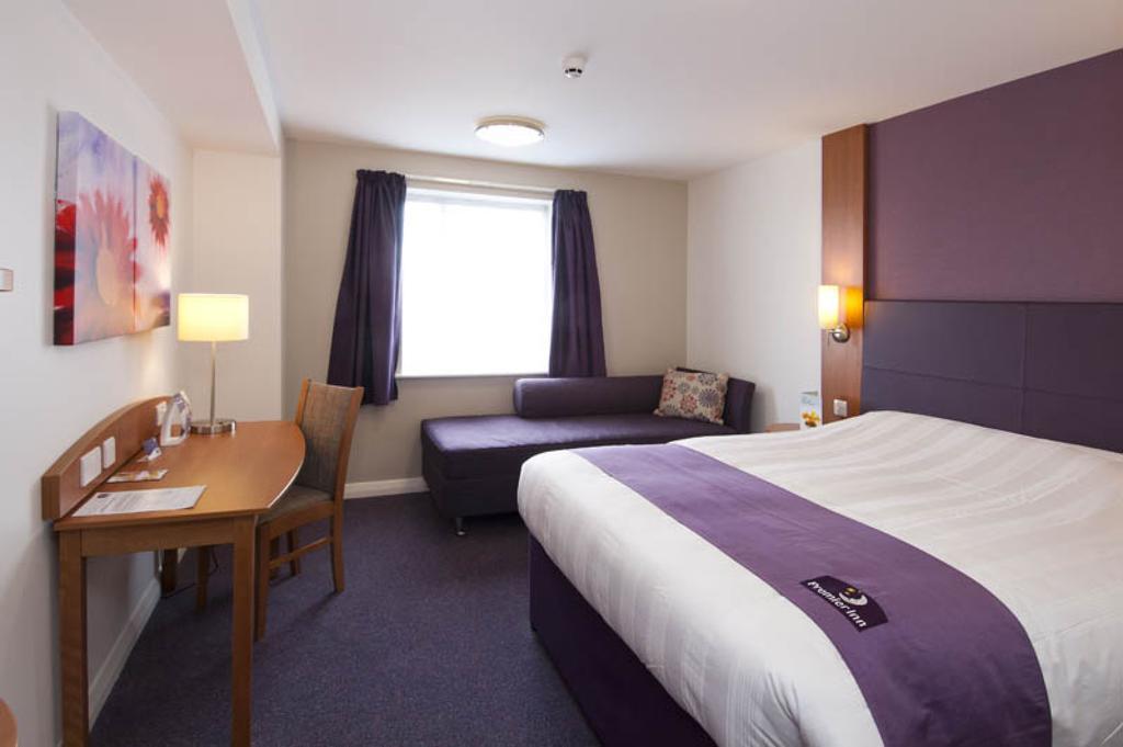 Premier Inn Sittingbourne Kent Номер фото