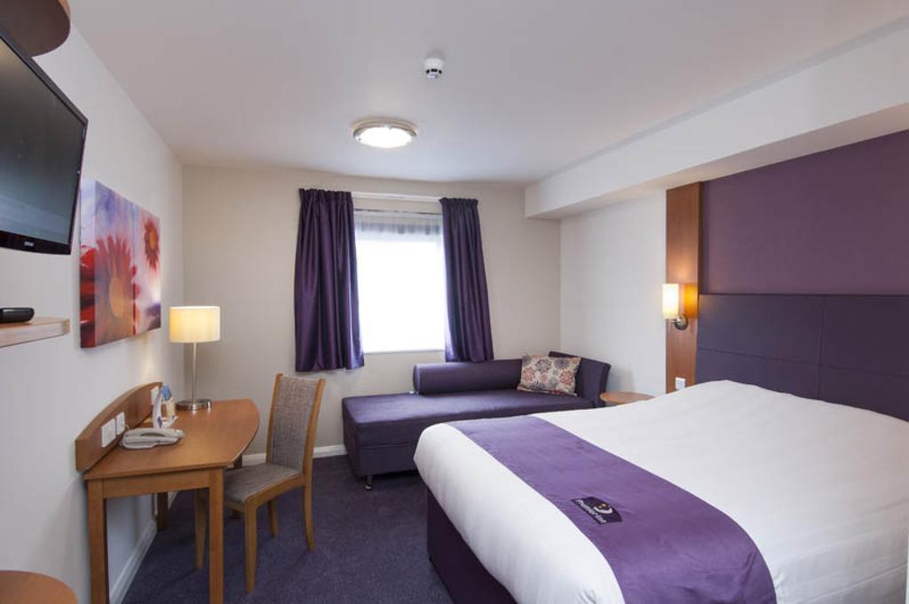 Premier Inn Sittingbourne Kent Номер фото